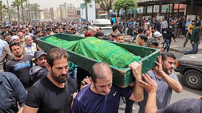 تشييع جثامين ضحايا السفينة الغارقة قبالة سواحل لبنان وعشرات ما زالوا مفقودين