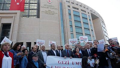 محكمة تركية تحكم على رجل الأعمال عثمان كافالا بالسجن مدى الحياة