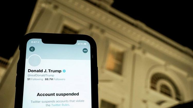 Trump dice que no volverá a Twitter si se restablece su cuenta