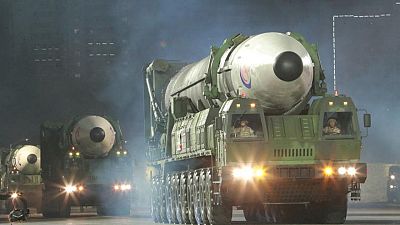 Corea del Norte exhibe sus misiles intercontinentales y promete aumentar arsenal nuclear