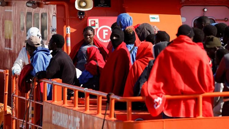 فقدان 26 مهاجرا بعد انقلاب قارب قبالة جزر الكناري الإسبانية
