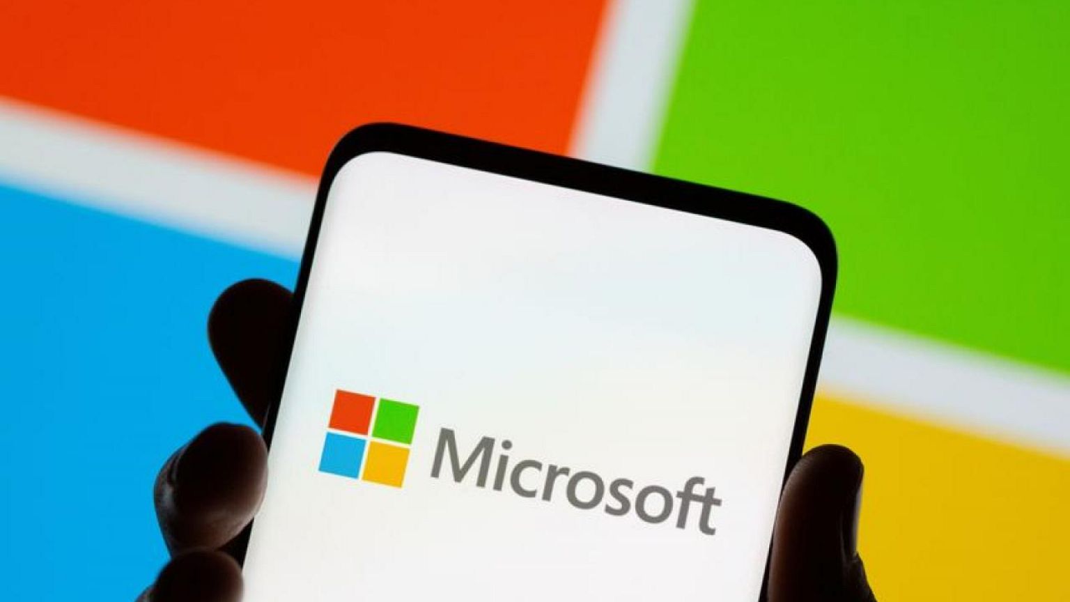 Microsoft revenue forecast under threat from PC market slump, mighty dollar