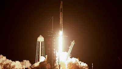 SpaceX, de Musk, envía cuatro astronautas a la estación espacial
