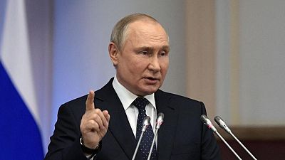 Putin pone a Occidente sobre aviso: Moscú puede poner fin a exportaciones y acuerdos