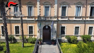 A Catania, posti ai domiciliari anche per peculato e corruzione
