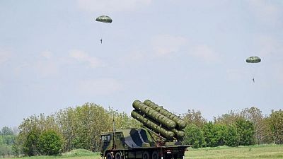 صربيا تعرض صواريخ صينية جديدة في استعراض لقوتها العسكرية