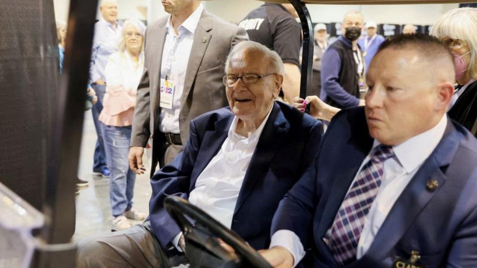 Berkshire shareholders look beyond Warren Buffett, Charlie Munger