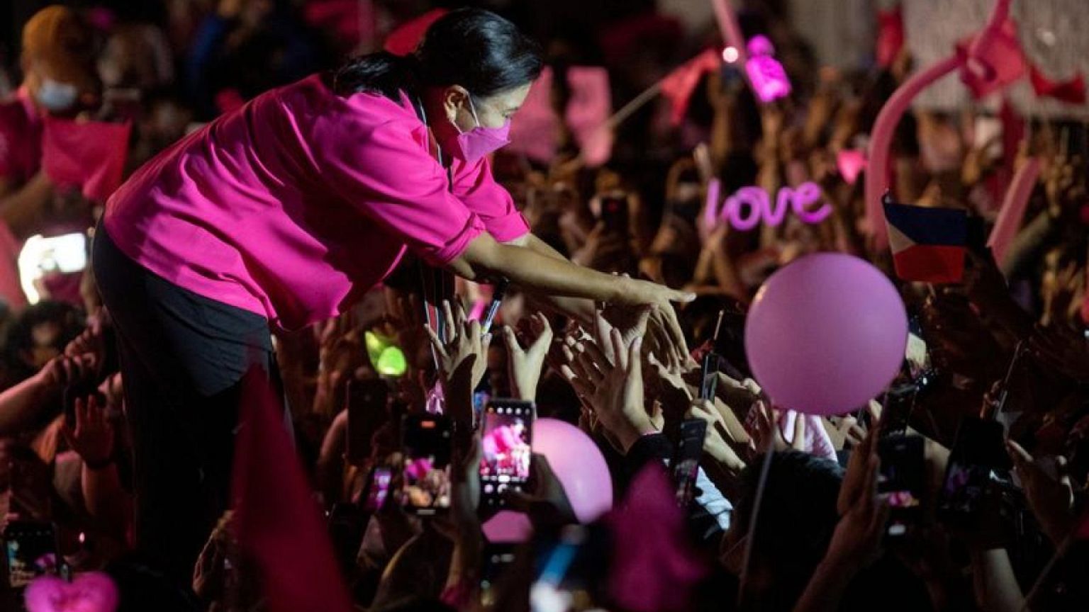 Philippine presidential candidates in final push to woo voters