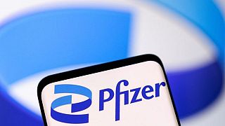 Pfizer mantiene las previsiones de ventas de la píldora y la vacuna de COVID-19 para 2022
