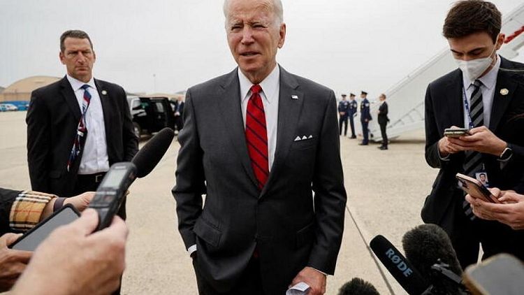 Biden se compromete a trabajar para proteger el derecho "fundamental" al aborto