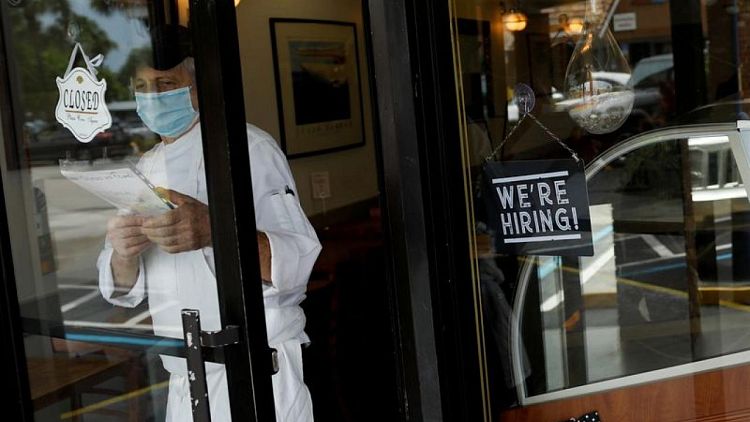 Ofertas de empleo y renuncias récord en EEUU apuntan a una creciente inflación salarial