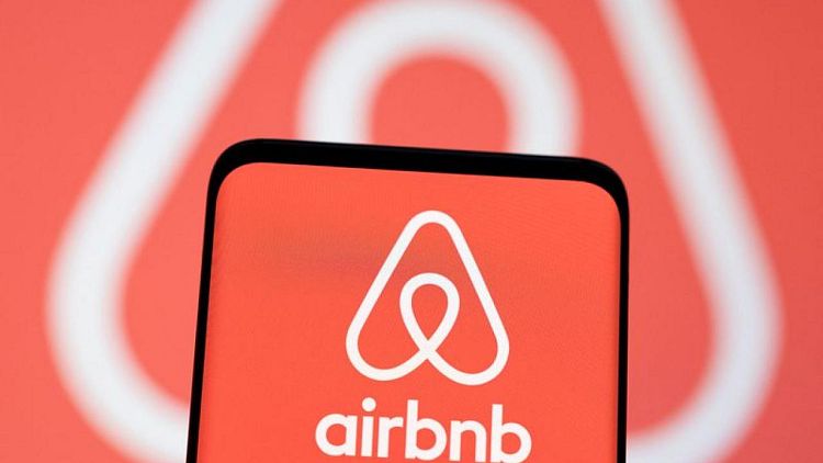 Airbnb apuesta por un verano de viajes para impulsar el crecimiento de los ingresos