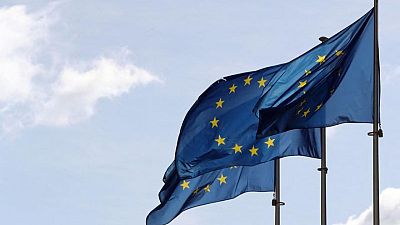 La UE simplifica sus normas antimonopolio para fabricantes y distribuidores