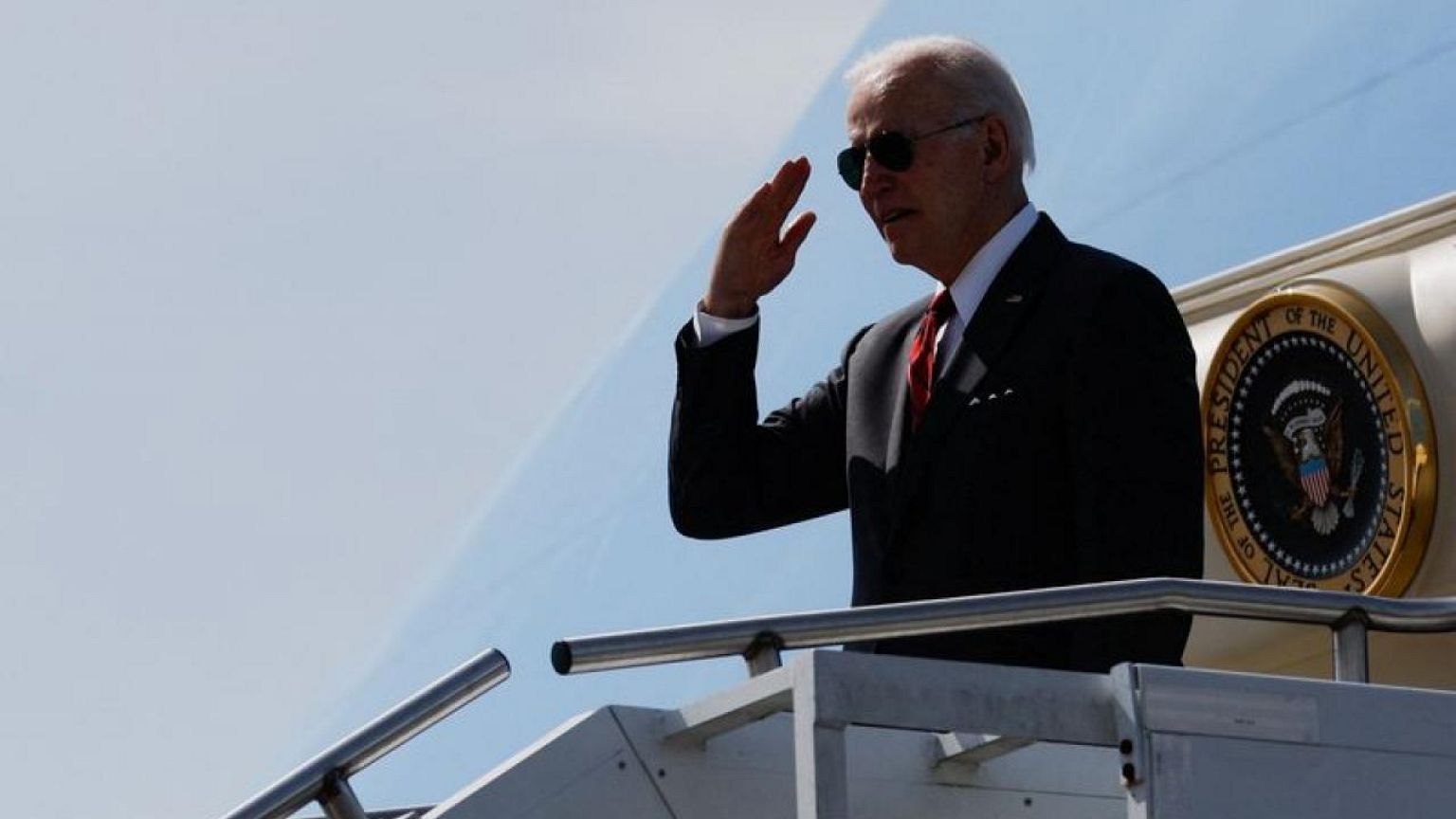 Biden arremete contra la agenda "extrema" de los republicanos MAGA, promueve reducción del déficit