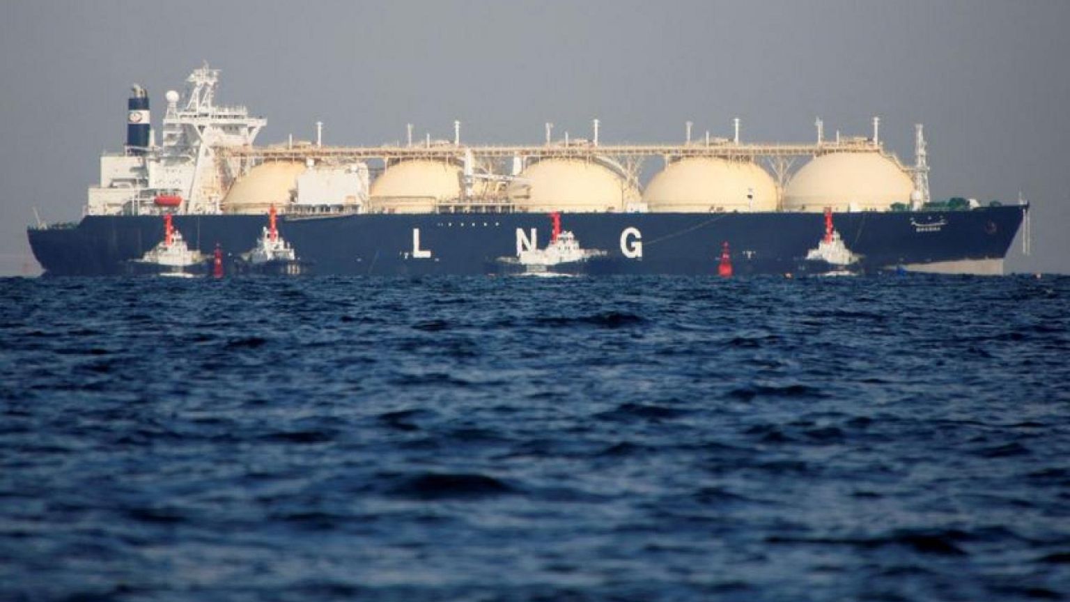 Las importaciones mundiales de GNL suben 4,5% al crecer la demanda tras el COVID en 2021 -grupo de importadores