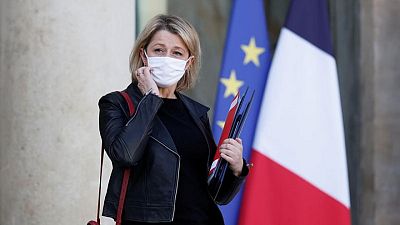وزيرة الطاقة الفرنسية تتواقع قرارا أوروبيا بحظر النفط الروسي خلال أيام