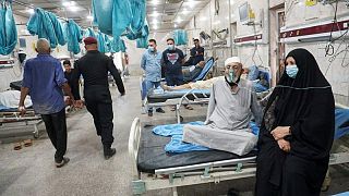 أطباء: العواصف الترابية الشديدة في العراق تسبب مشكلات بالتنفس للآلاف