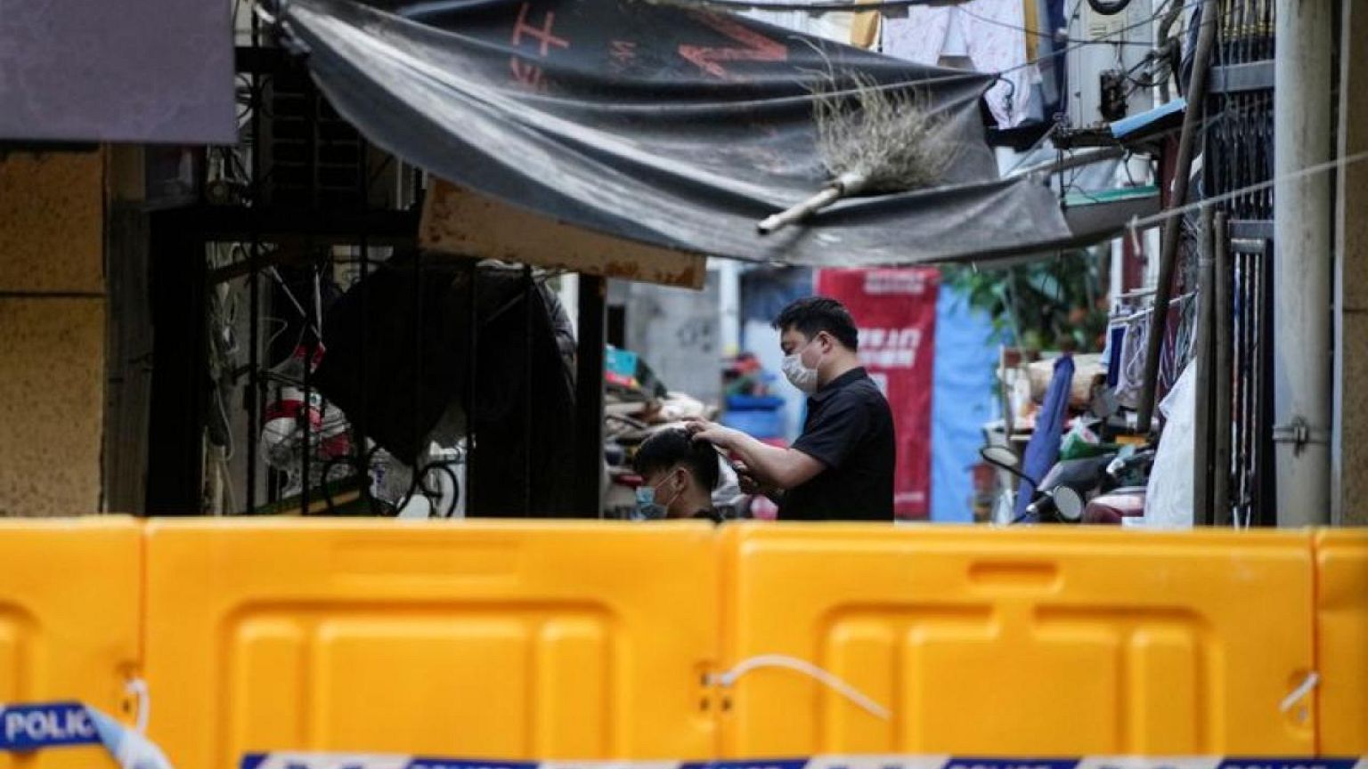 Shanghái dice que el peor brote de COVID de China está bajo "control"