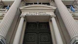 Inflación de Argentina finalizaría el 2022 en 65,1%: encuesta banco central