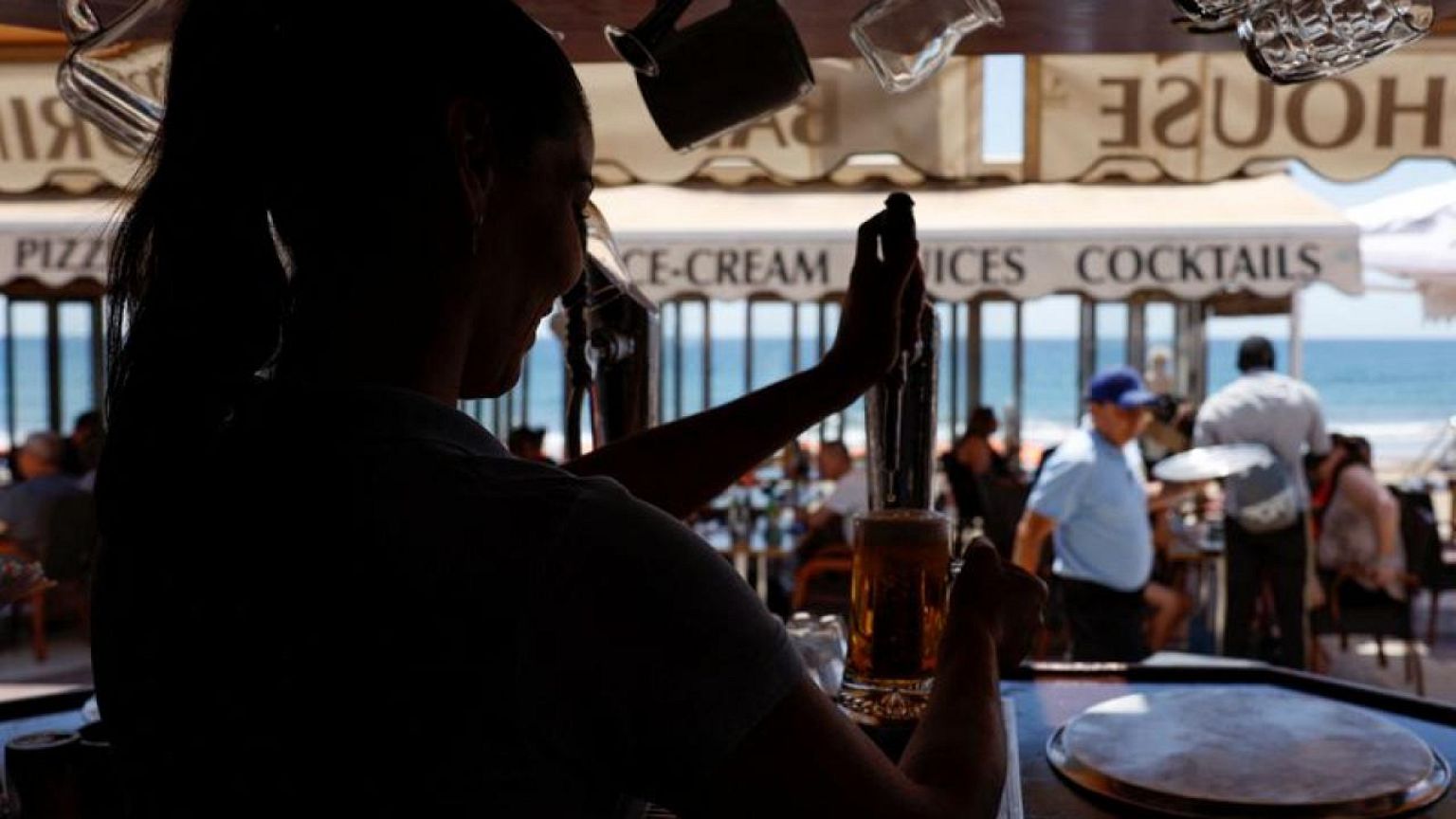 Pandemic pushes Spanish workers out of the shadows