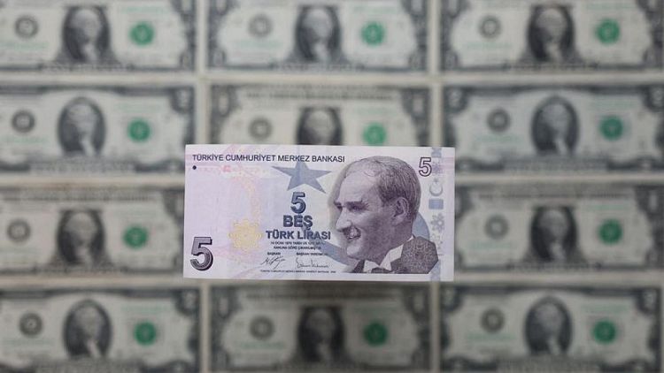 تراجع الليرة التركية إلى 15.16 أمام الدولار