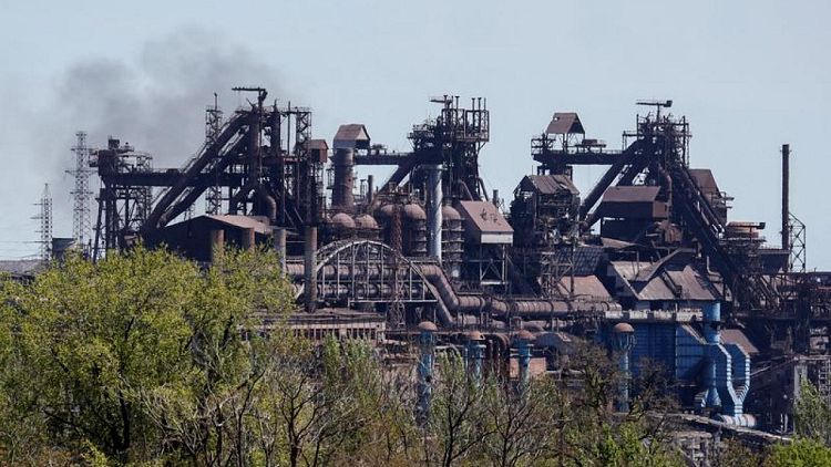 Al menos 100 civiles siguen en la planta siderúrgica de Mariúpol -consejero del alcalde