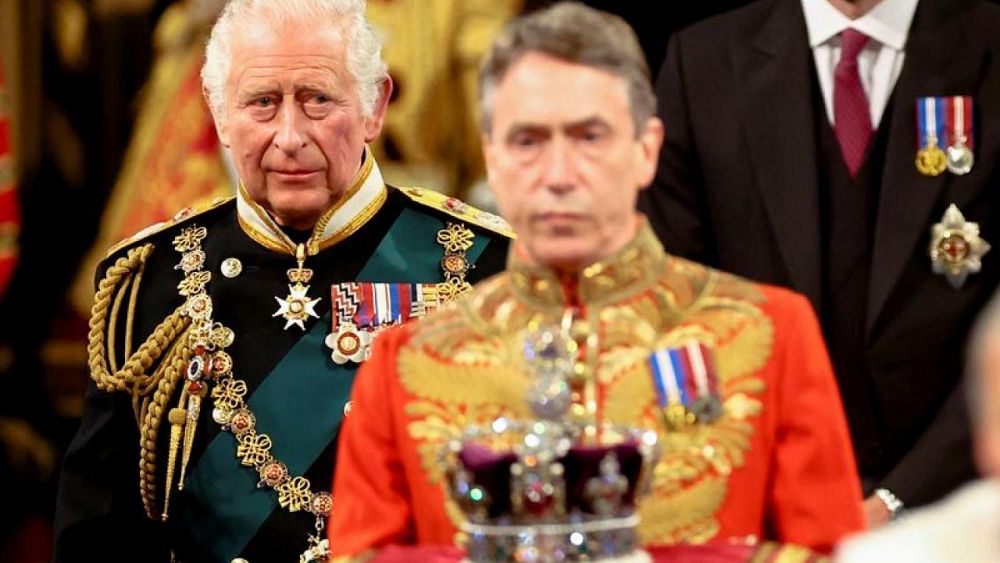 El príncipe carlos pronuncia por primera vez el discurso de la reina