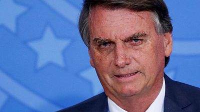 Ataques de Bolsonaro al sistema de votación en Brasil le hacen perder votantes moderados -encuesta
