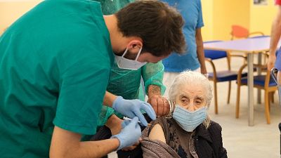 3.431 i nuovi positivi, i decessi rimangono stabili 3.431 i nuovi positivi, i decessi rimangono stabili