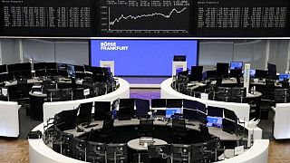 الأسهم الأوروبية تسجل نهاية إيجابية لأسبوع متقلب