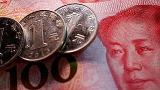 Los bancos de inversión recortan previsiones sobre el yuan tras las revisiones de abril