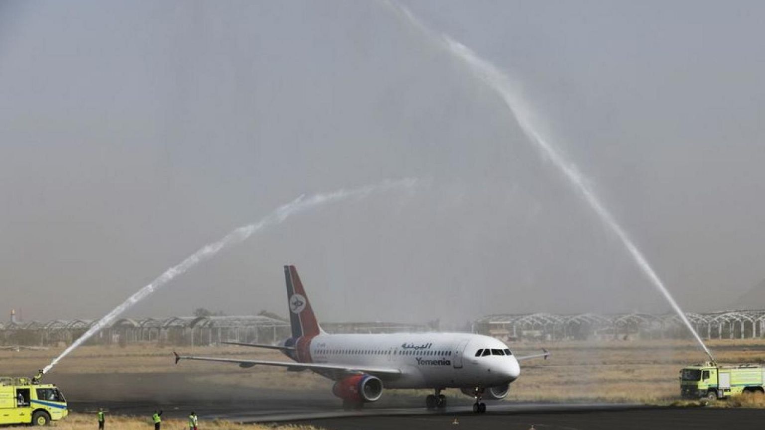 El primer vuelo comercial desde Saná aumenta las perspectivas de paz en Yemen