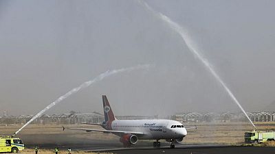 إقلاع أول رحلة تجارية من مطار صنعاء منذ سنوات