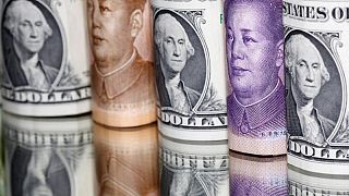 El dólar se mantiene en máximos de dos décadas, mientras que el yuan se hunde