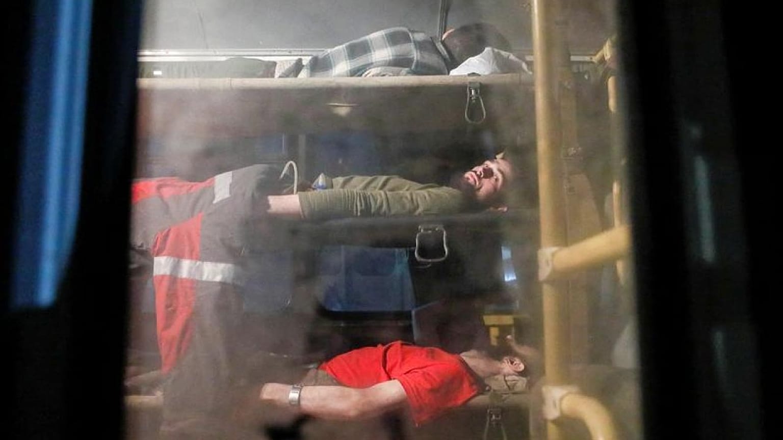 Ukrainian troops evacuate from Mariupol, ceding control to Russia