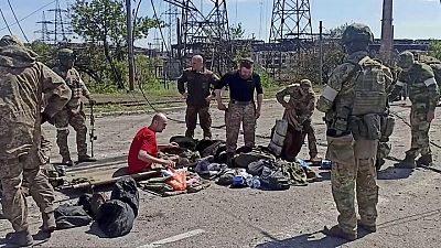 روسيا تقول إن 771 مقاتلا أوكرانيا استسلموا من مصنع آزوفستال خلال 24 ساعة