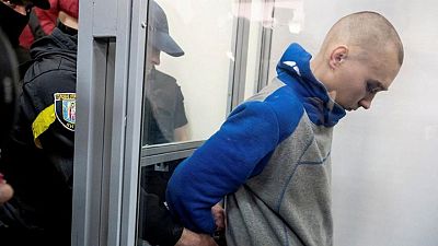 أوكرانيا تعقد أولى جلسات محاكمة جندي روسي متهم بارتكاب جرائم حرب