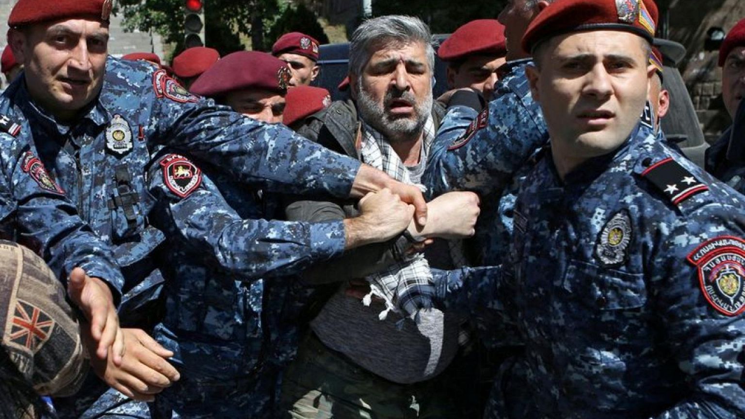 Armenian protesters paralyse metro in growing unrest