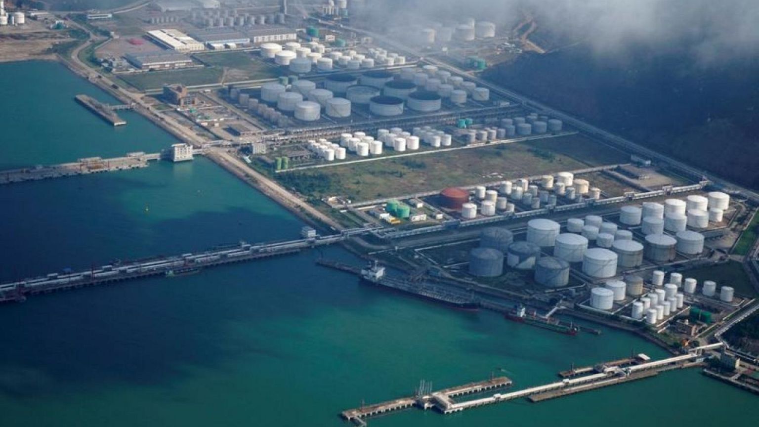 More Russian oil going east squeezes Iranian crude sales to China