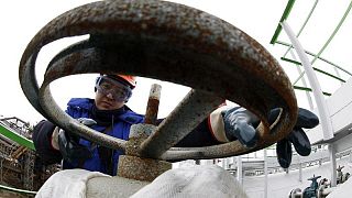 China negocia comprar crudo a Rusia para sus reservas estratégicas: Bloomberg News