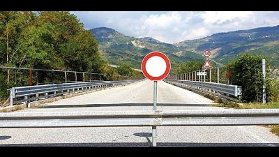 Chiuso dal 2018 per criticità pilone dopo verifiche post sisma Chiuso dal 2018 per criticità pilone dopo verifiche post sisma