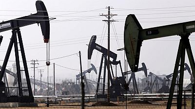 OIL-PRICES-EA6:النفط يتراجع بفعل بيانات اقتصادية وقوة الدولار