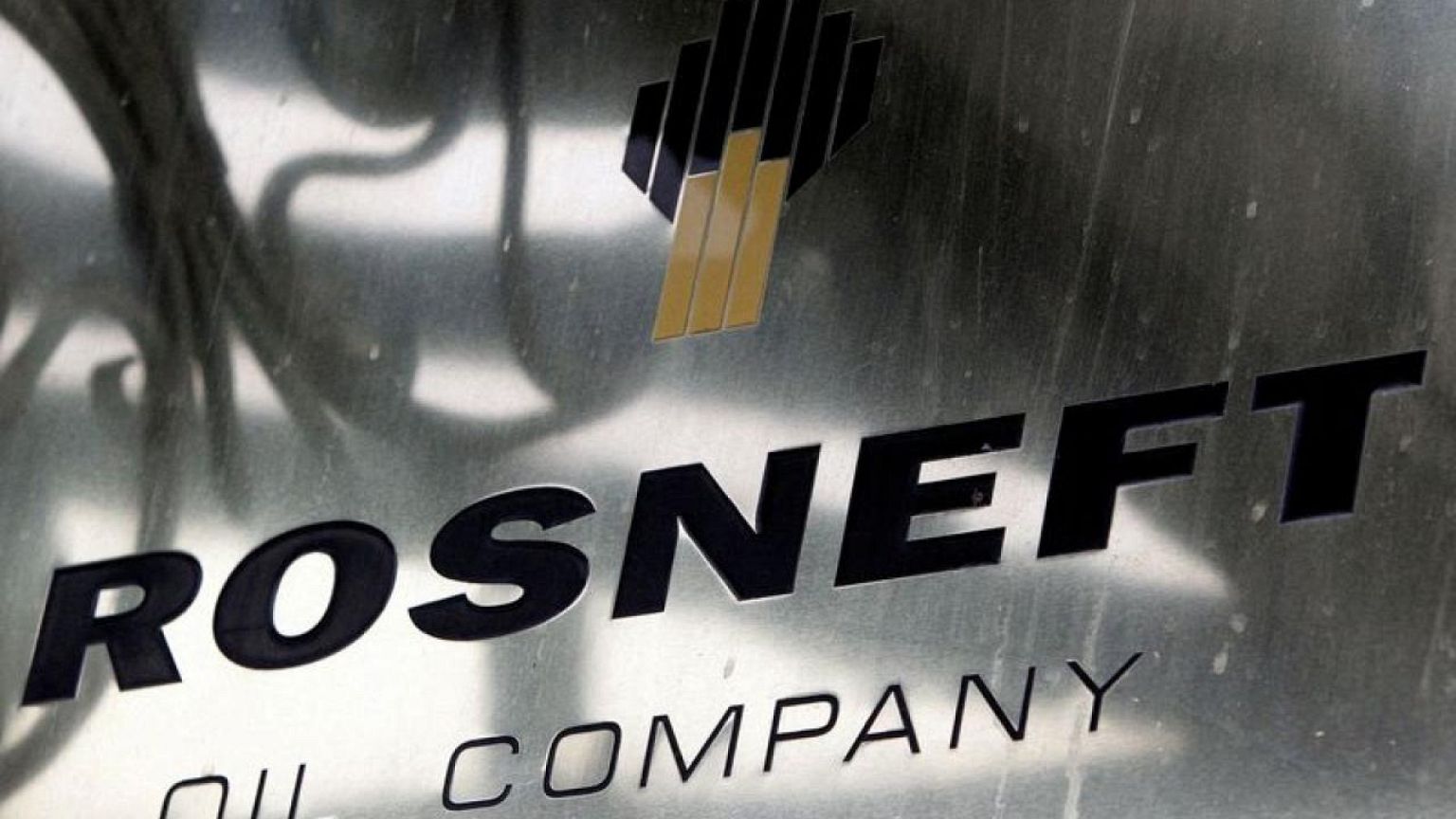 Exclusive-Rosneft appoints Mandarin speaker to lead company's global trading - sources