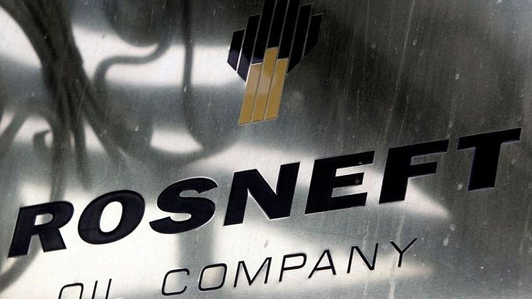 Rusa Rosneft dice que excanciller alemán Schroeder abandona el directorio