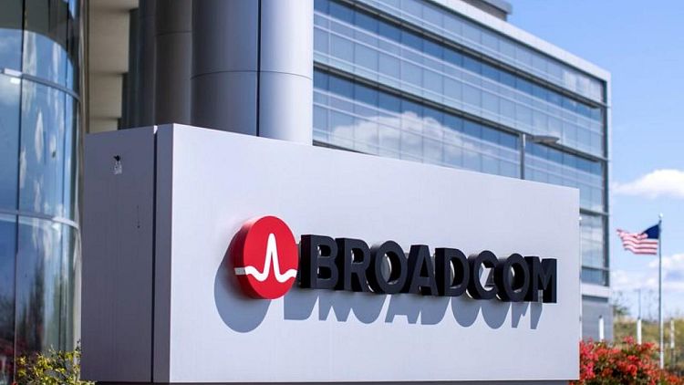 Fabricante de chips Broadcom comprará firma de servicios en nube VMware por 61.000 millones dólares