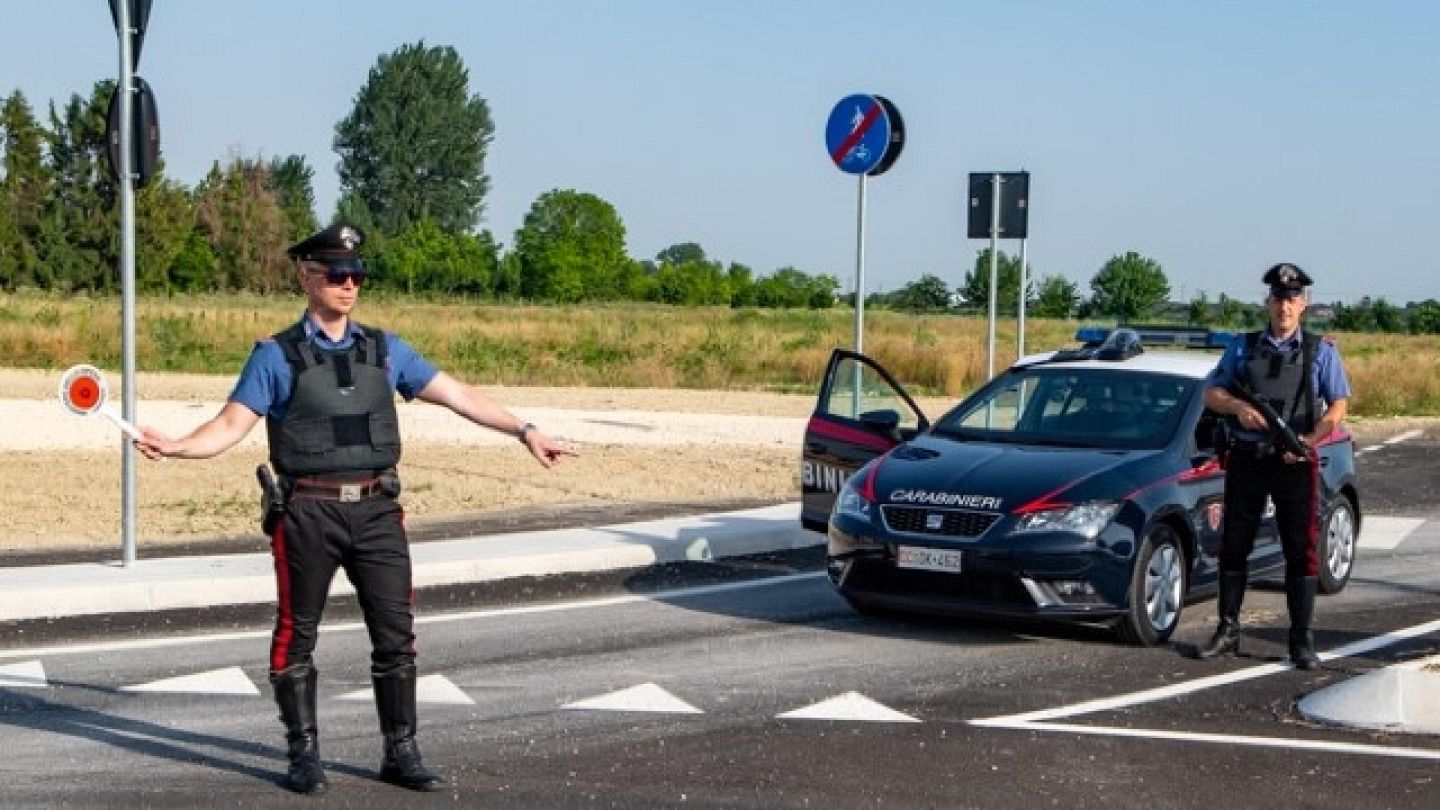 Guida con tasso di alcol 8 volte oltre il limite, denunciato