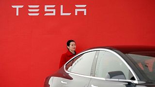 Tesla planea alcanzar la producción previa al confinamiento en Shanghái para el martes -documento