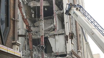 ارتفاع قتلى المبنى المنهار بمدينة آبادان الإيرانية إلى 10