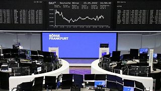European shares join global selloff on growth worries