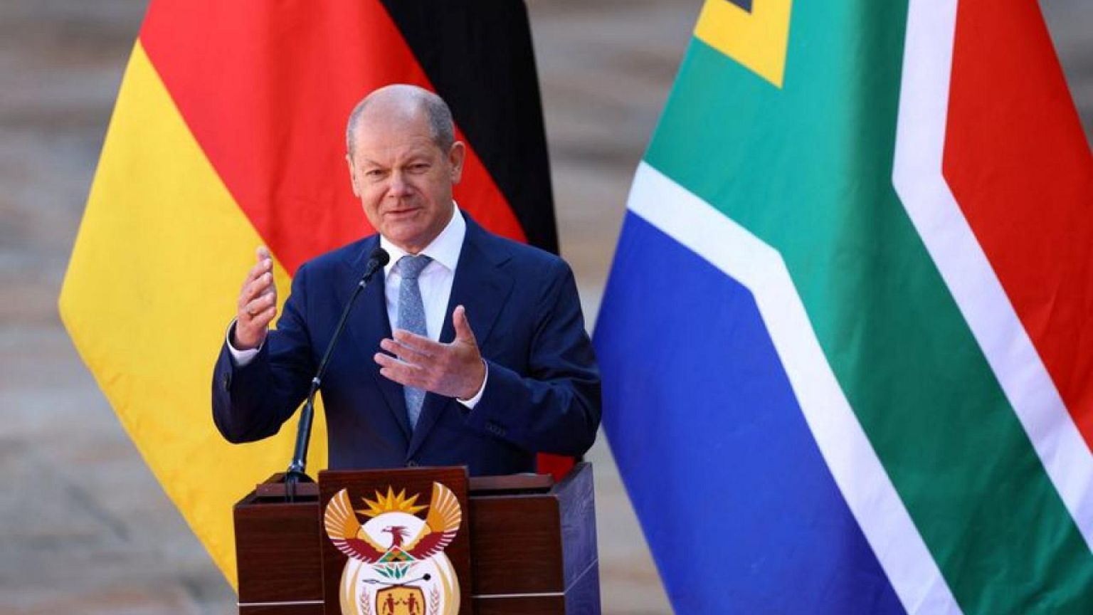 Germany's Scholz says unacceptable to side with Russia on Ukraine war